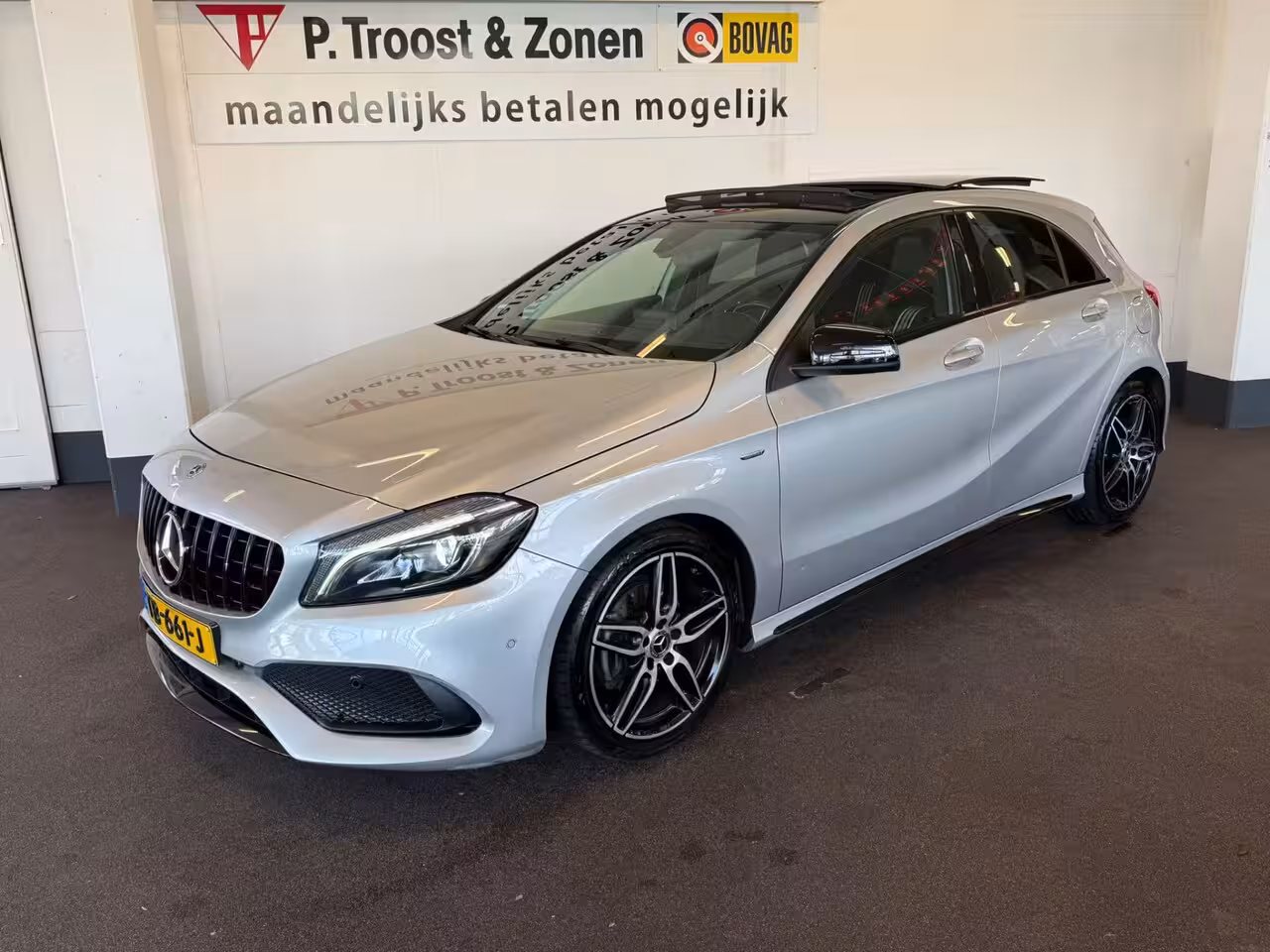 Mercedes-Benz A-klasse 180 AMG White Art | Automaat | Panoramadak | Achteruitrijcamera | Origineel Nederlands | C