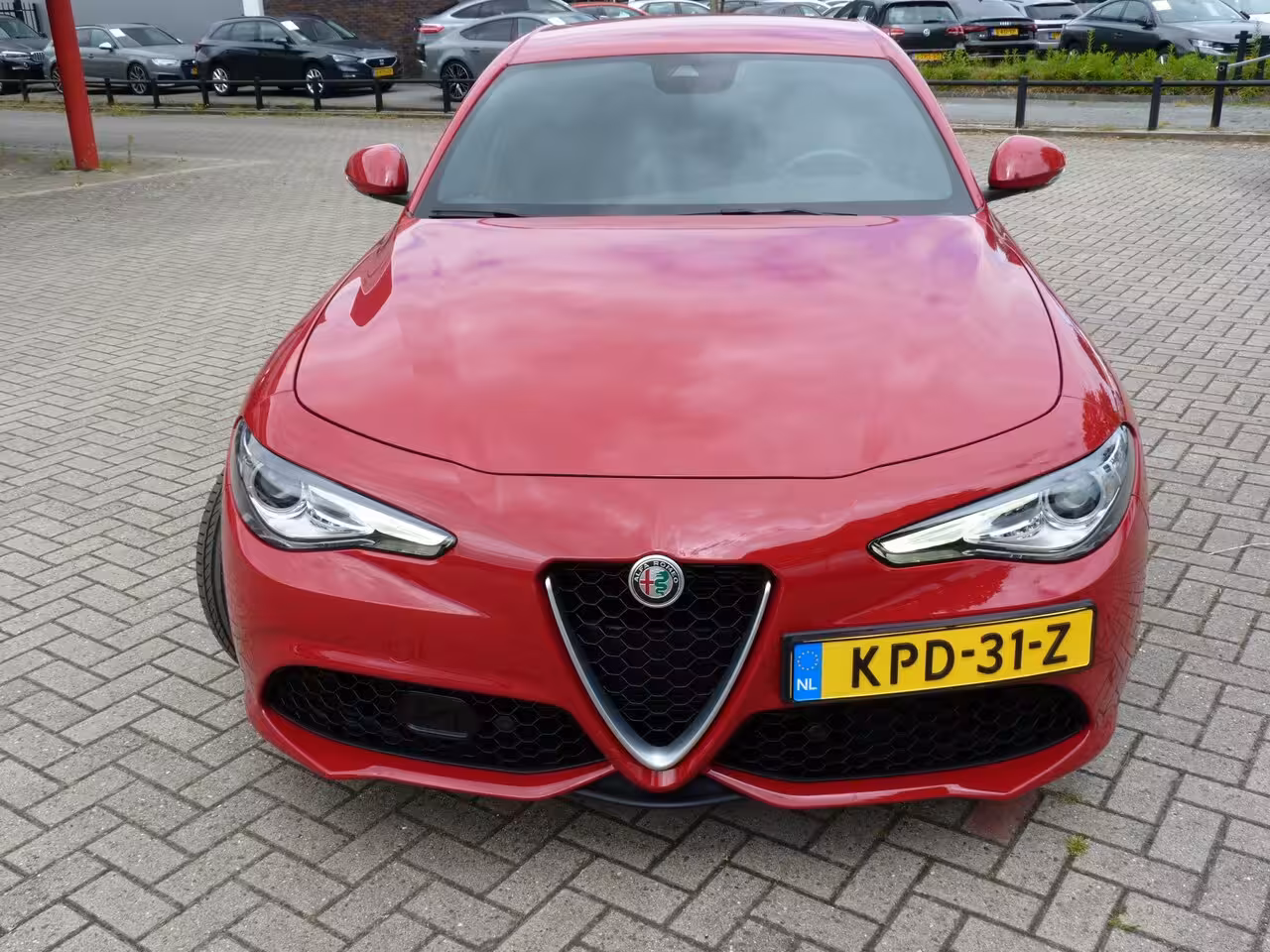 Alfa Romeo Giulia 2.0T Super