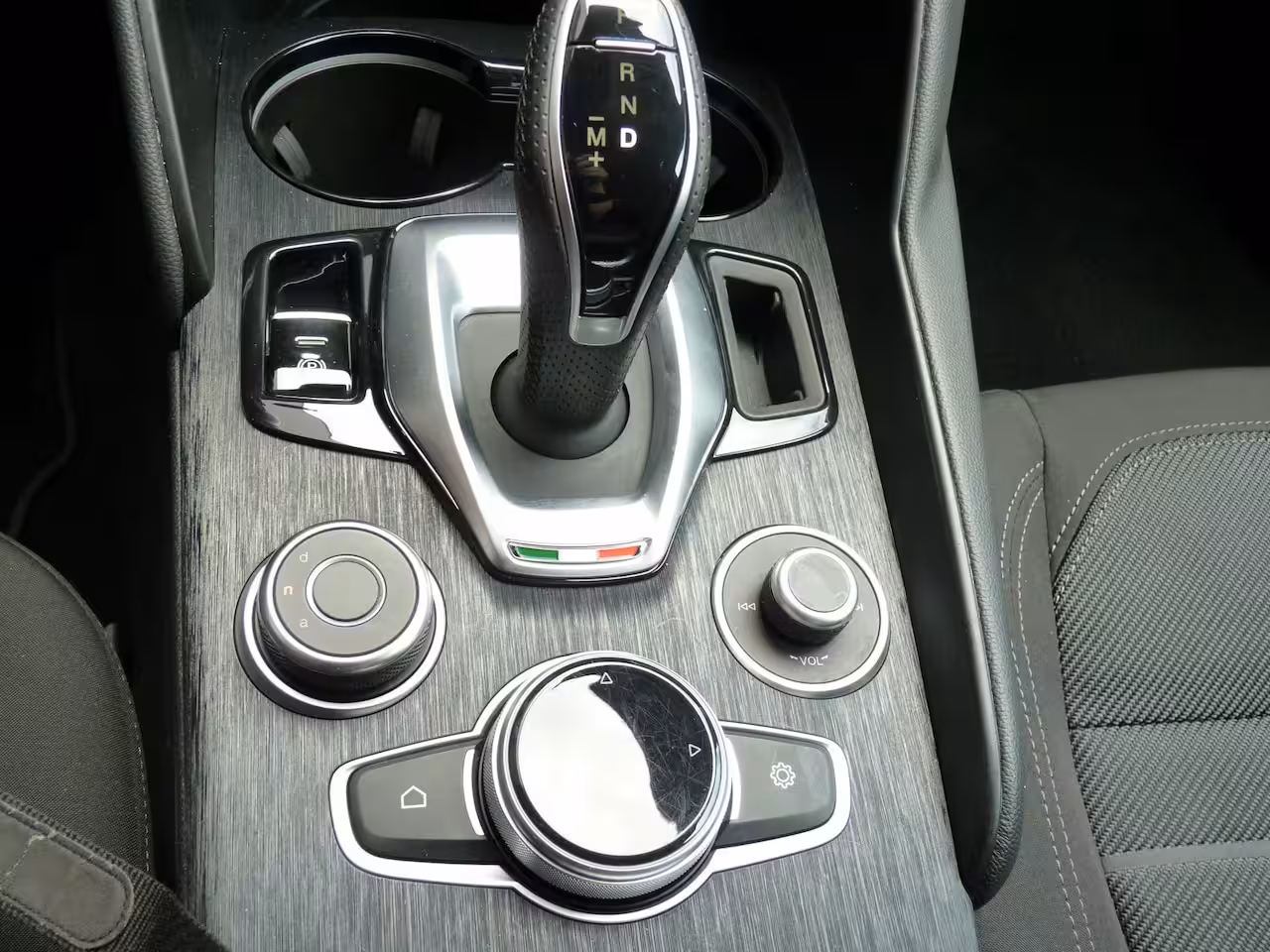 Alfa Romeo Giulia 2.0T Super