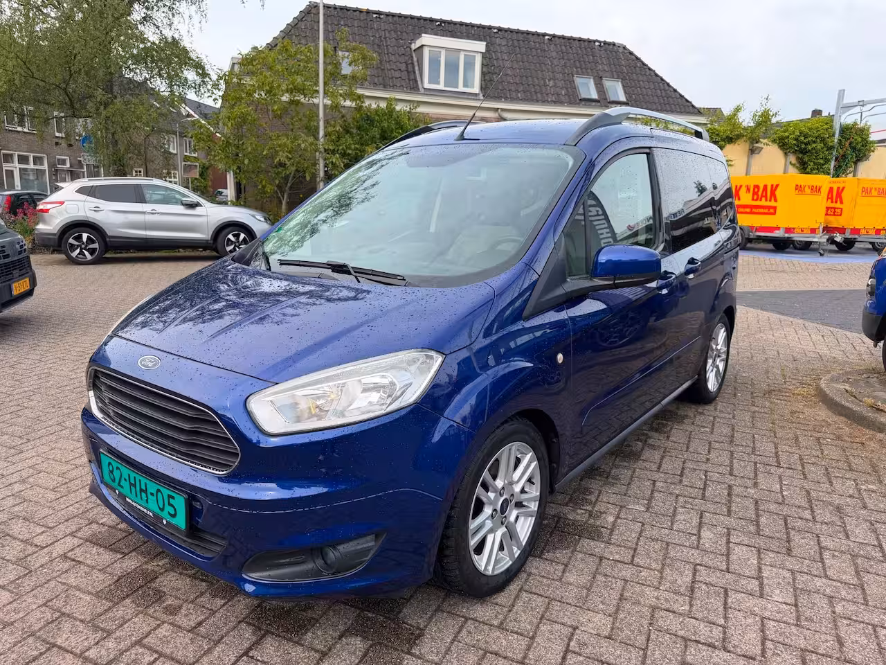 Ford Tourneo Courier 1.0 Titanium