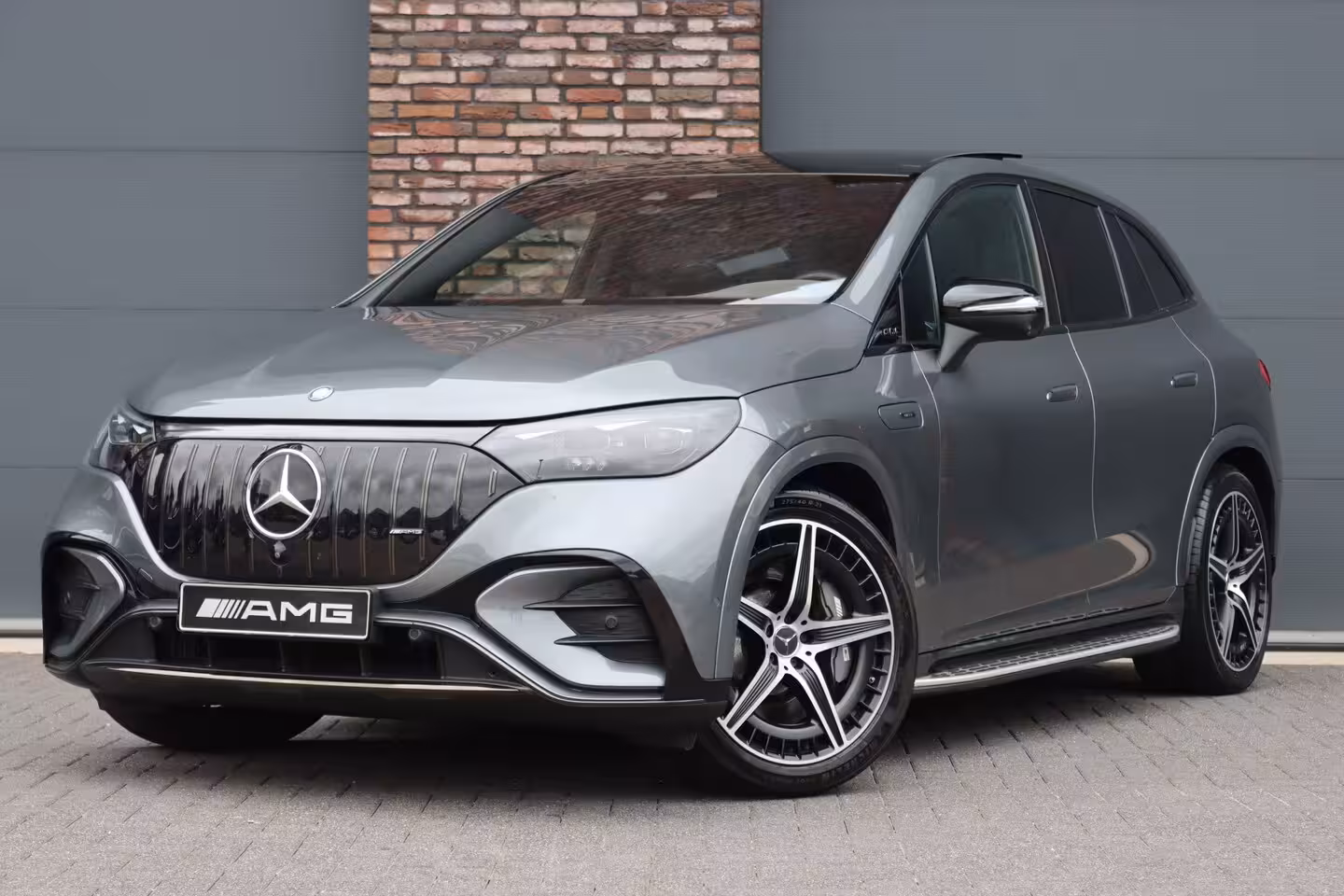 Mercedes-Benz EQE SUV AMG 43 4MATIC Premium+ 91 kWh | Luchtvering | Hyperscreen | Achterasbesturing | Distronic+