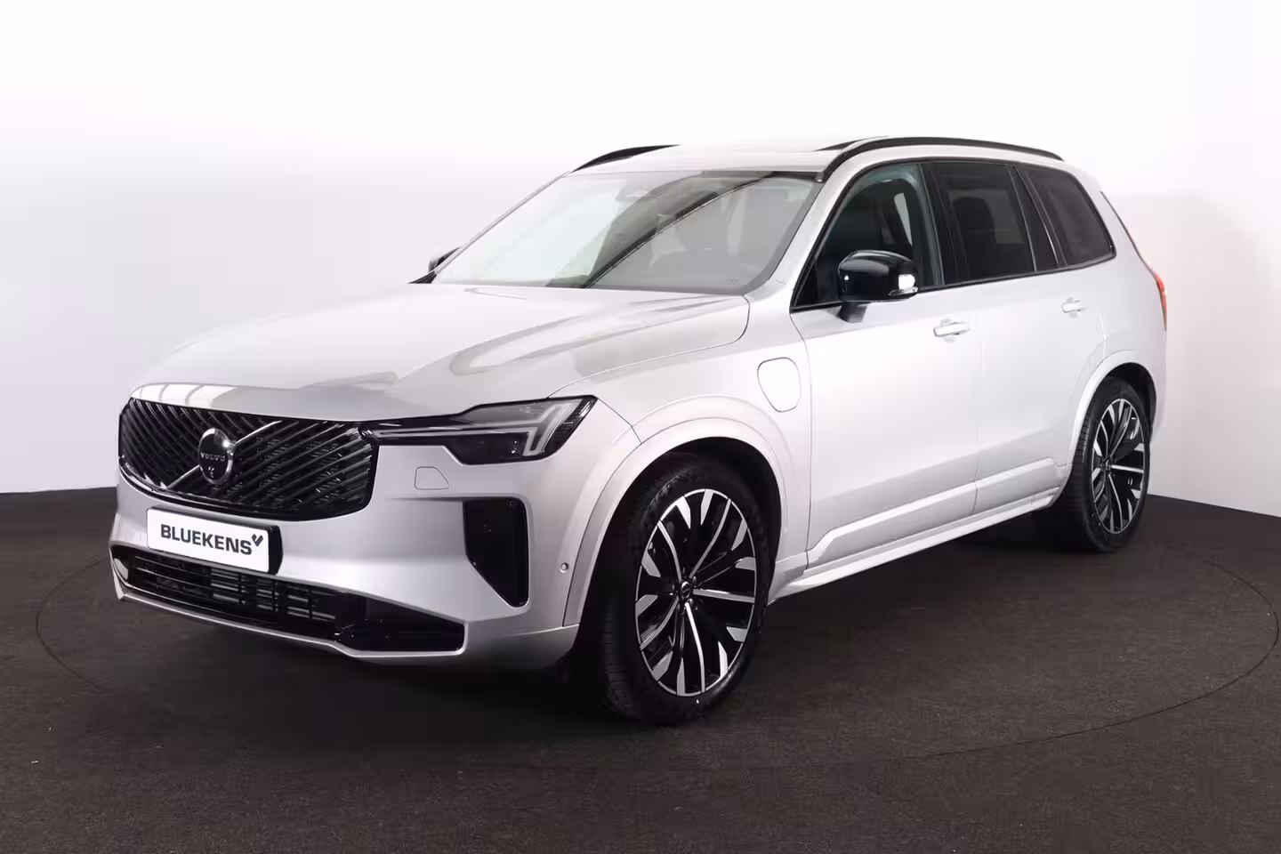 Volvo XC90 T8 Recharge AWD Plus Dark - IntelliSafe Assist & Surround - Panorama/schuifdak - Luchtveri