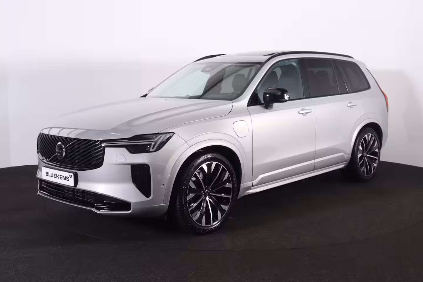Volvo XC90 T8 Recharge AWD Ultra Dark - Luchtvering - Panorama/schuifdak - IntelliSafe Assist & Surro