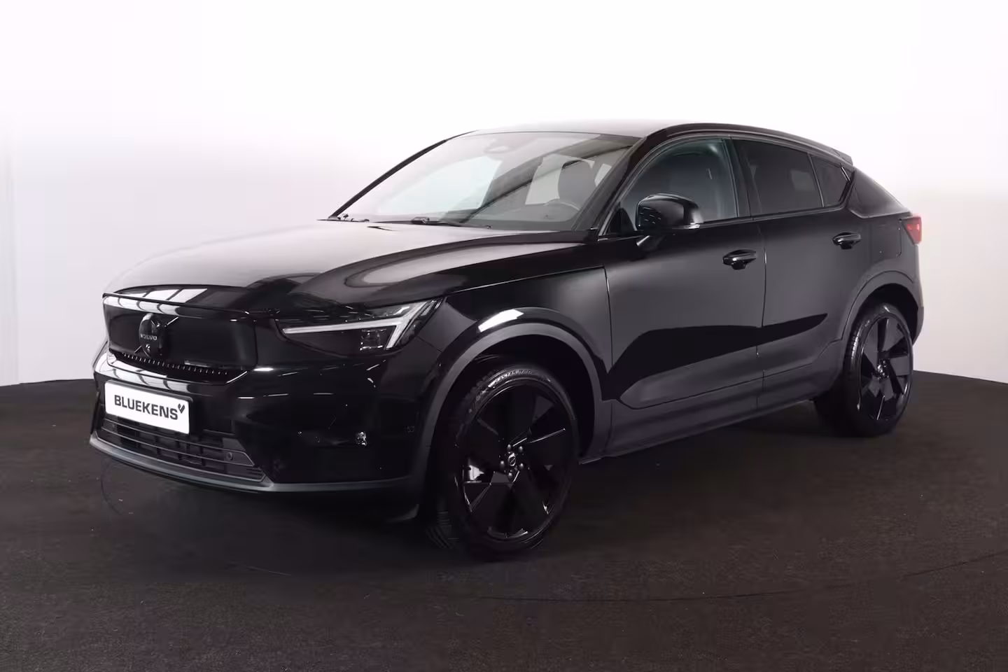 Volvo EC40 Performance Ultra Black Edition 82 kWh - IntelliSafe Assist & Surround - Harman/Kardon aud