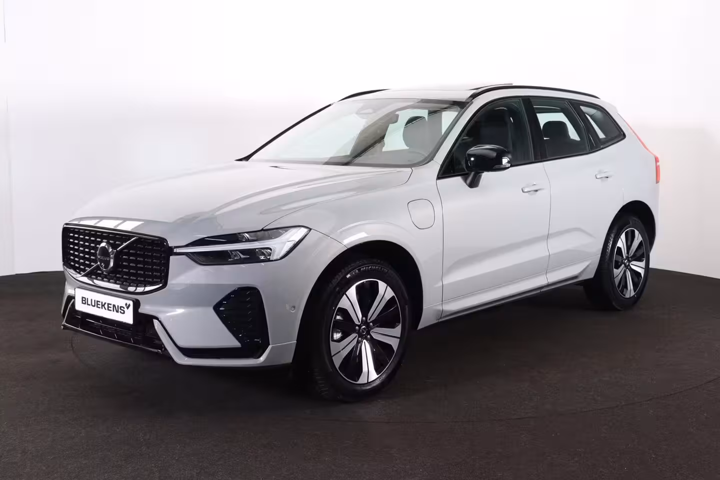 Volvo XC60 T6 Recharge AWD Plus Dark - Panorama/schuifdak - IntelliSafe Assist & Surround - 360º Came