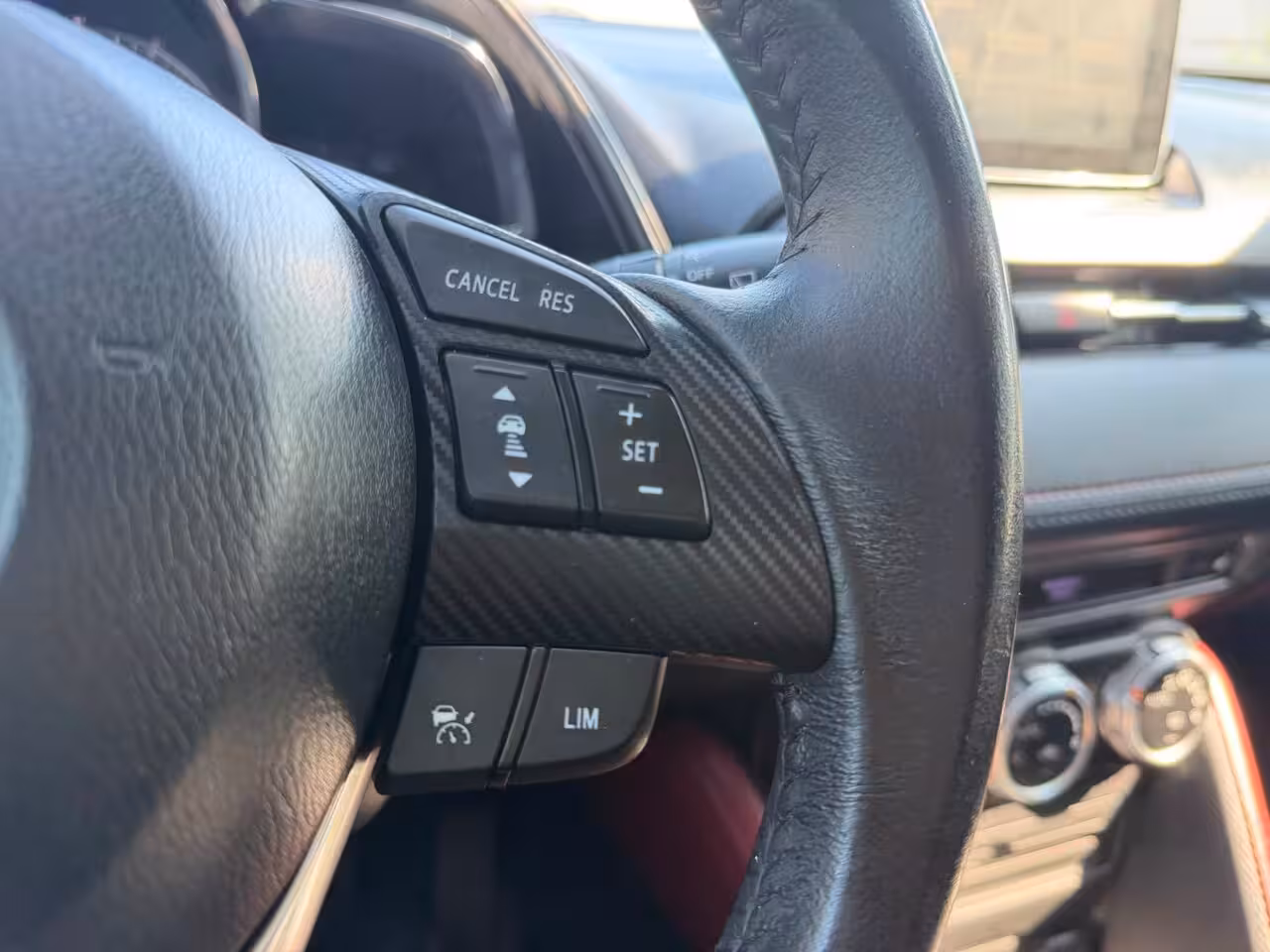 Mazda CX-3 2.0 SkyActiv-G 120 GT-M Leder Navi LM velgen 71.900 KM NAP