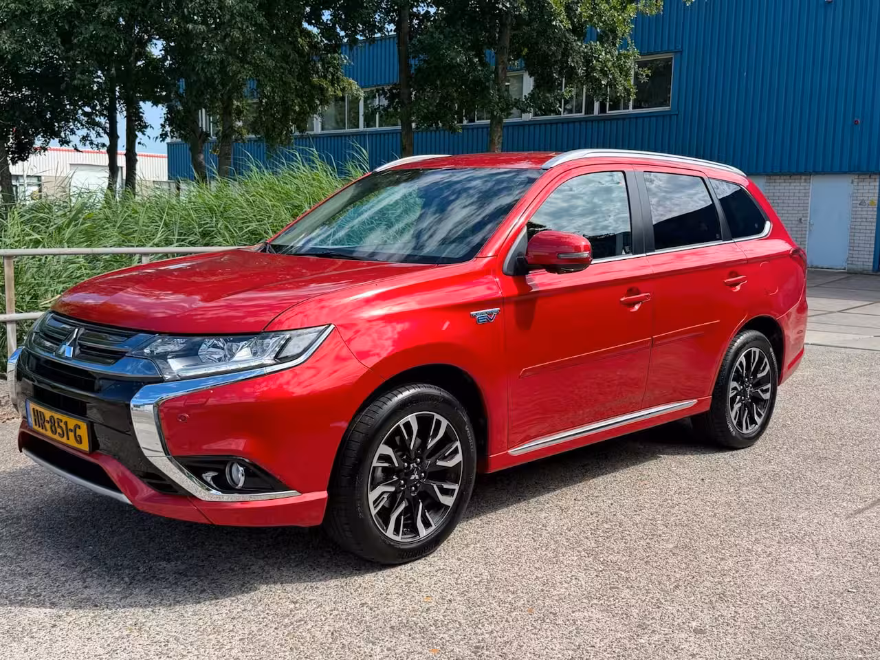Mitsubishi Outlander 2.0 PHEV instyle Facelift Navi camera 98.350 KM NAP