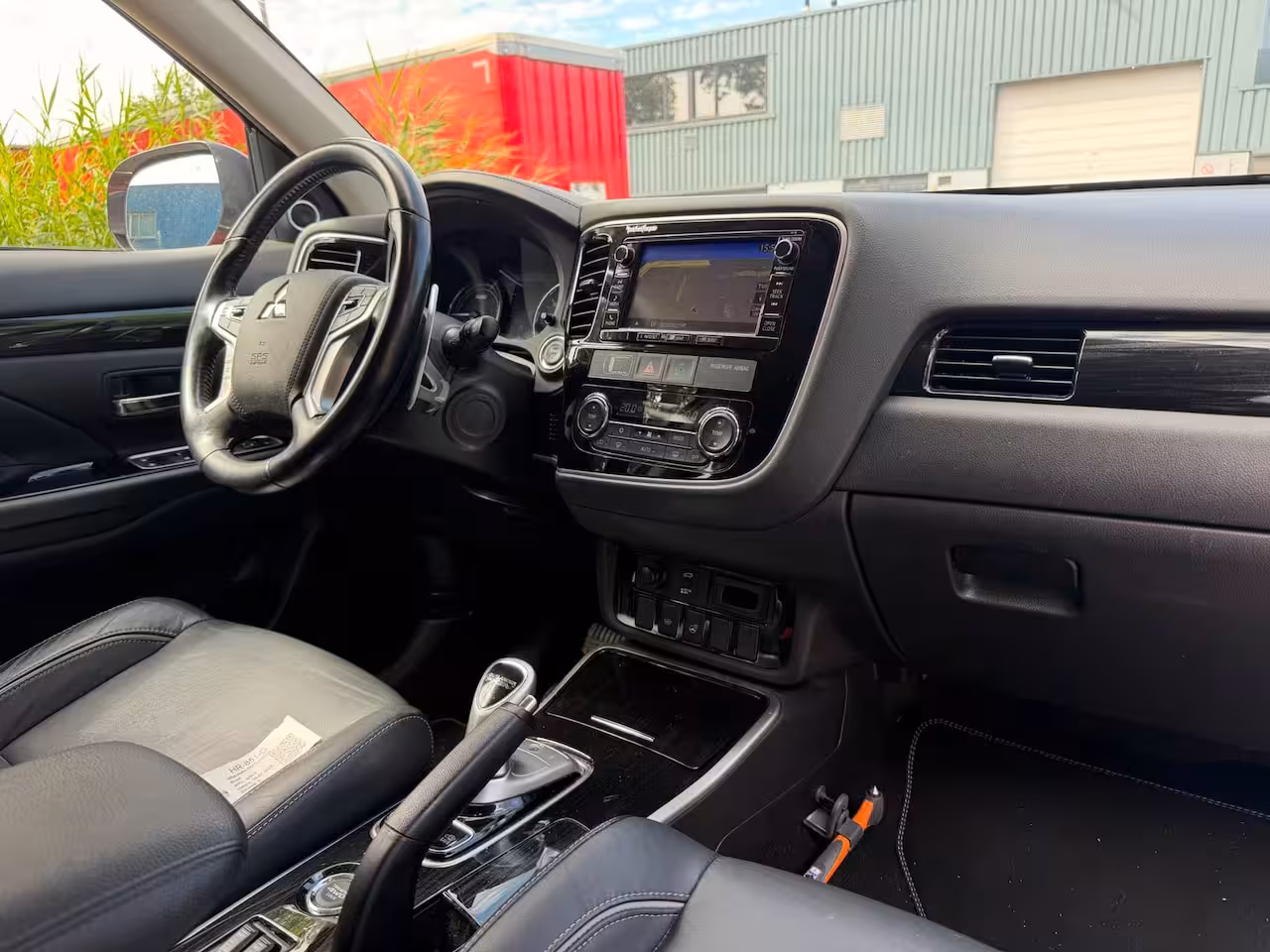 Mitsubishi Outlander 2.0 PHEV instyle Facelift Navi camera 98.350 KM NAP