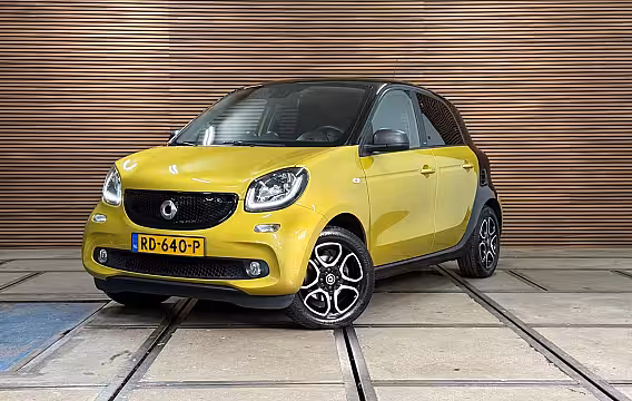 Smart Forfour 1.0 Passion | Automaat | Carplay | Cruise Control | LED | Bicolor | Camera | Lichtmetalen