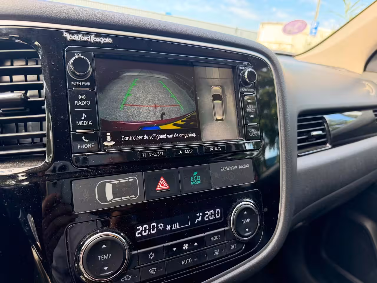 Mitsubishi Outlander 2.0 PHEV instyle Facelift Navi camera 98.350 KM NAP