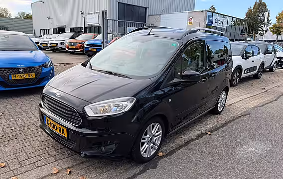 Ford Tourneo Courier 1.0 Titanium, Airco, Trekhaak, Cruise Control, Dubbele schuifdeur, NAP, APK 10-2027