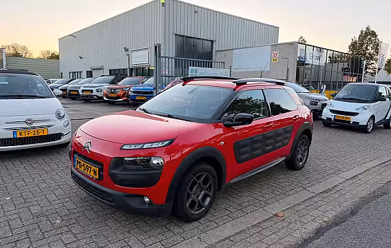 Citroën C4 Cactus 1.2 PureTech Shine, Automaat, Navi, Airco, NAP, Dealer onderhouden, Trekhaak, Riem is verv