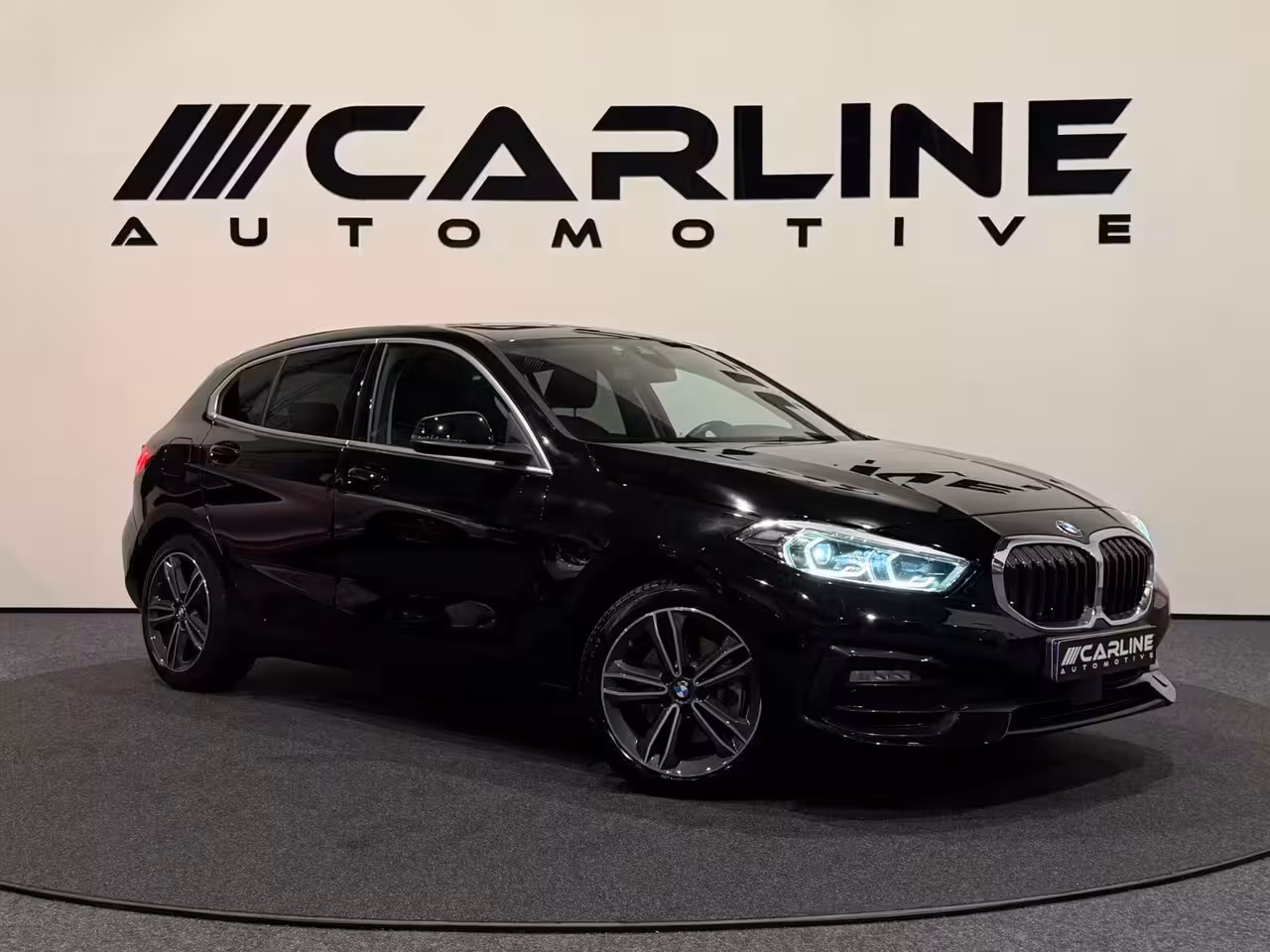 BMW 1-serie 118i Introduction Edition AUT. VIRTUAL SFEERVER. SPORTSTOELEN ACC KEYLESS NAP GARANTIE APK
