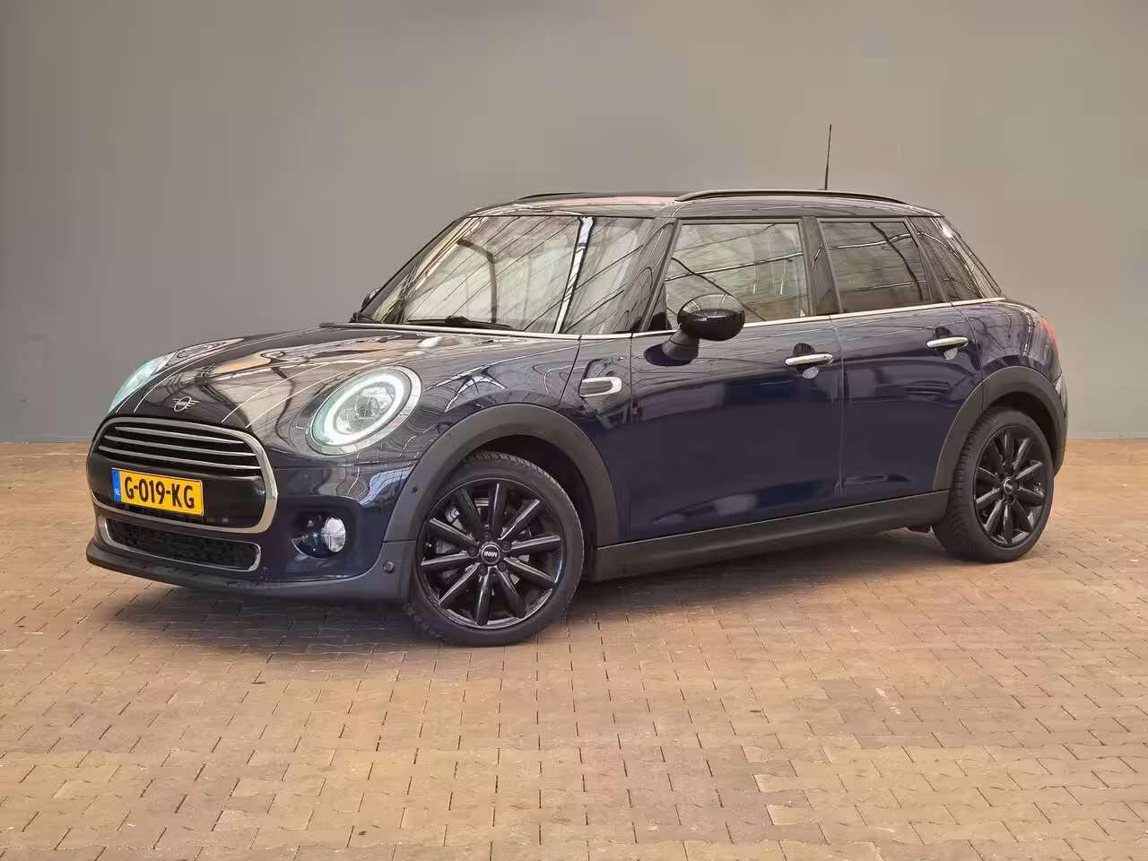 Mini 5-Deurs 1.5 Cooper Chili Luxe Lederen Bekleding | 17" Lichtmetaal | Camera | Parkeersensoren Rondo