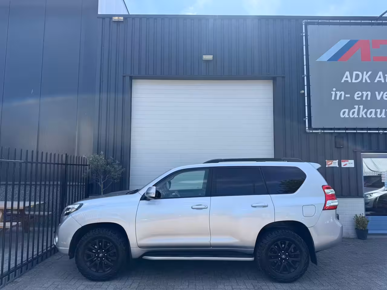 Toyota Land Cruiser 3.0 D-4D-F VX High Roof Window Van EX BTW/BOMVOL