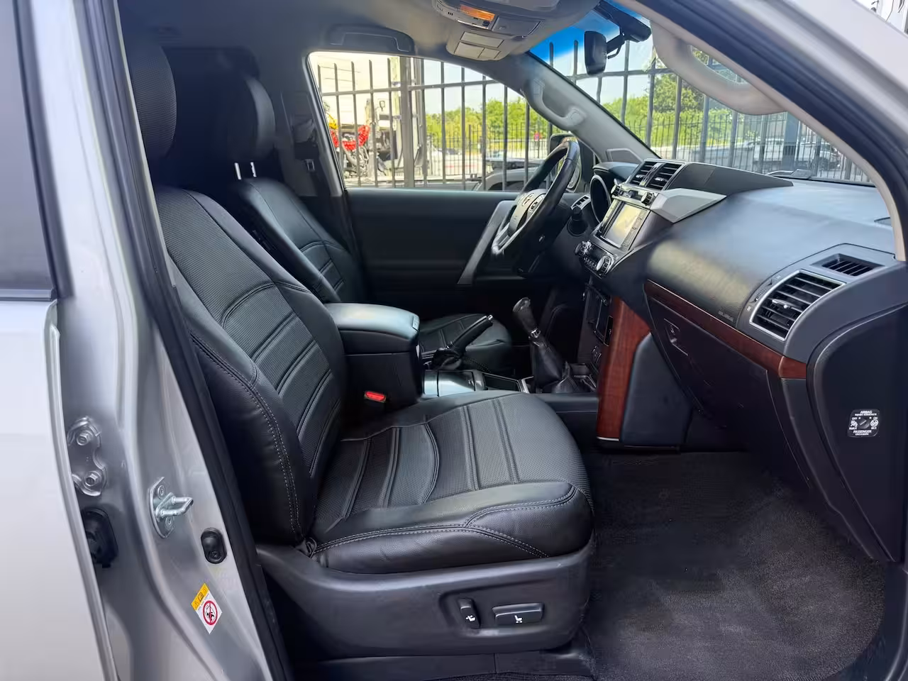 Toyota Land Cruiser 3.0 D-4D-F VX High Roof Window Van EX BTW/BOMVOL