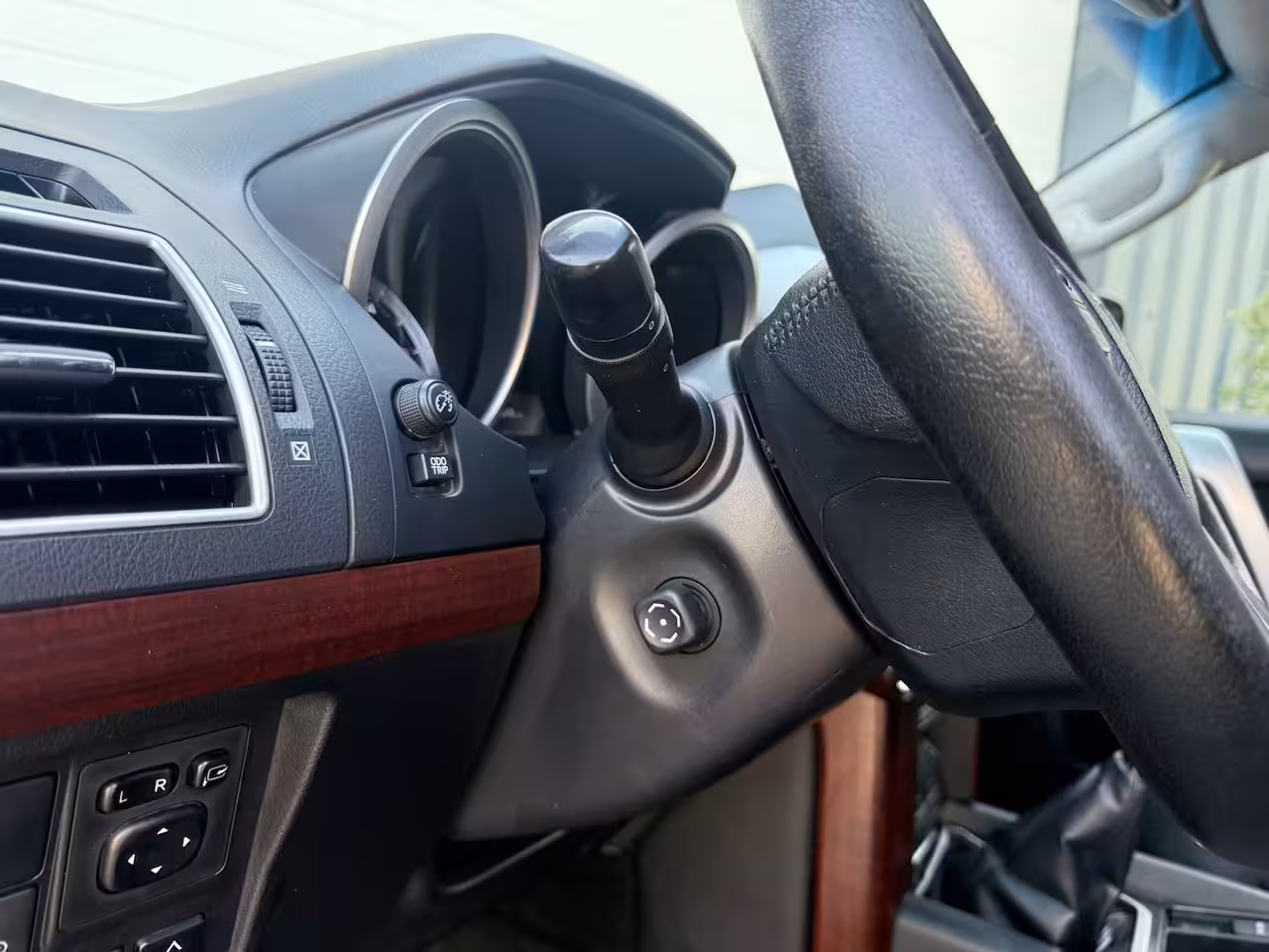 Toyota Land Cruiser 3.0 D-4D-F VX High Roof Window Van EX BTW/BOMVOL