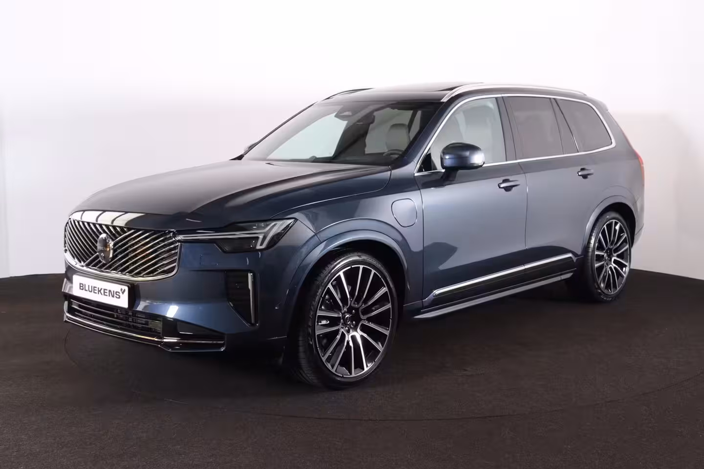 Volvo XC90 T8 Recharge AWD Ultra Bright - Luchtvering - Panorama/schuifdak - IntelliSafe Assist & Sur