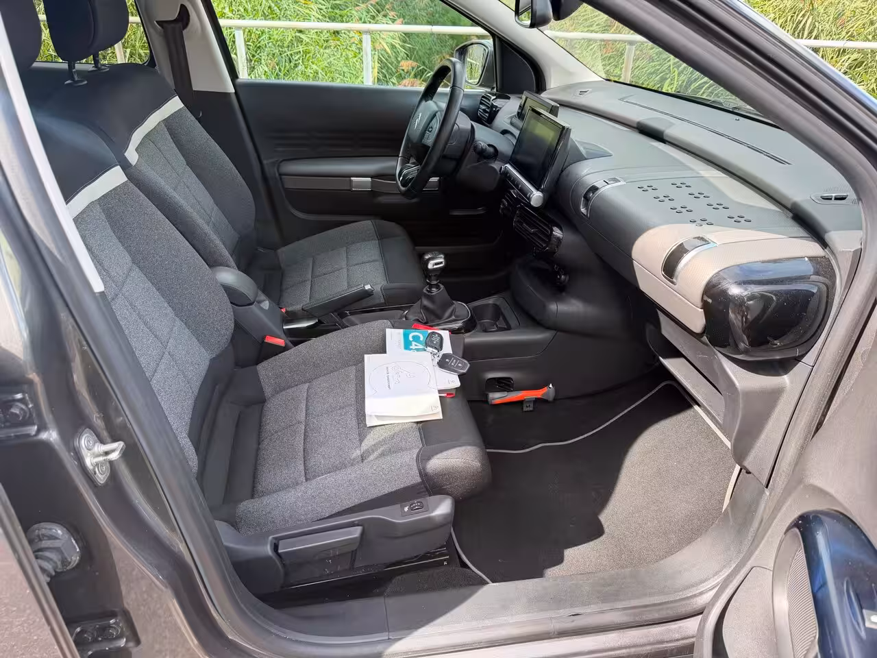 Citroën C4 Cactus 1.2 PureTech Shine Plus2021CameraLM.velgenPDCSteolverwarm