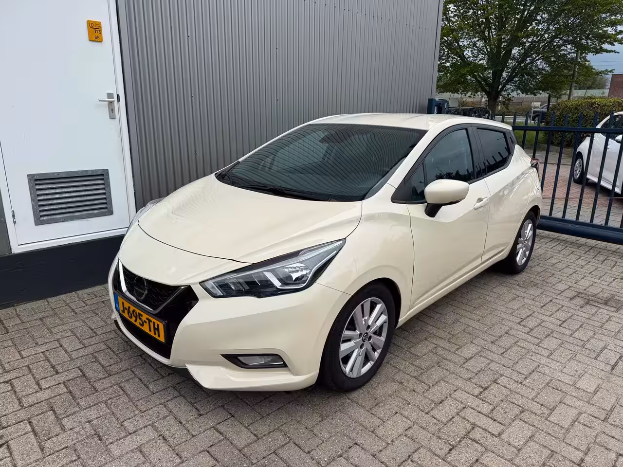 Nissan Micra 1.0 IG-T N-Connecta AUTOMAAT / AIRCO / EL.PAKKET / PARKEERSENSOREN