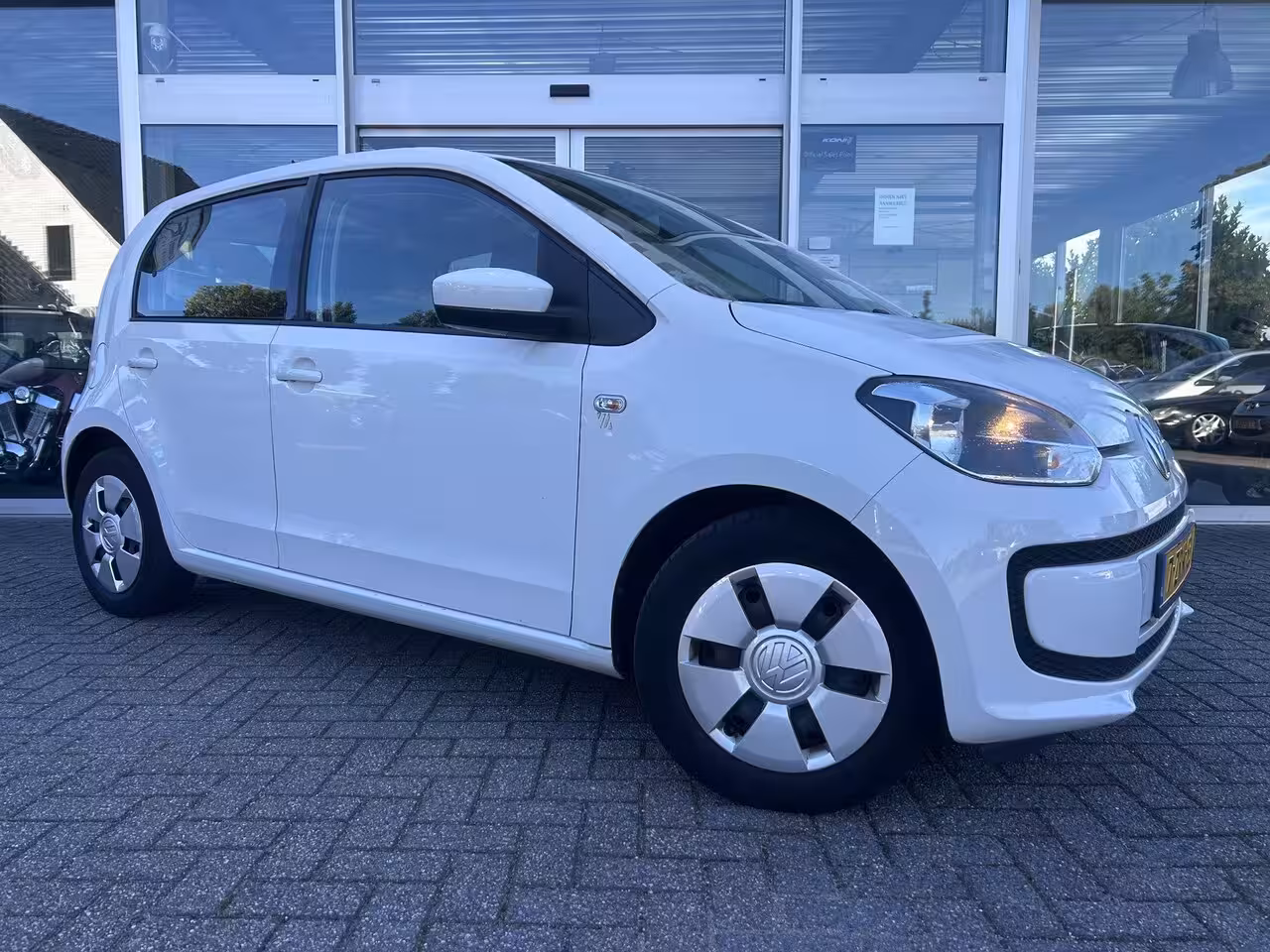 Volkswagen Up! 1.0 move up BlueMotion nieuwstaat/airco/elektrische ramen/zie foto's