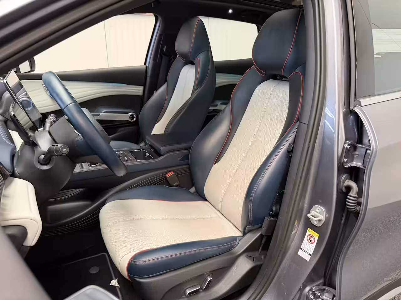 BYD Atto 3 (SOH 92%) DESIGN 60 kWh WLTP 420 KM * 45 STUKS OP VOORRAAD* APPLE CARPLAY/ ANDROID AUTO EL