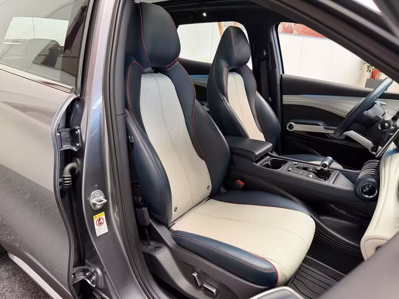 BYD Atto 3 (SOH 92%) DESIGN 60 kWh WLTP 420 KM * 45 STUKS OP VOORRAAD* APPLE CARPLAY/ ANDROID AUTO EL