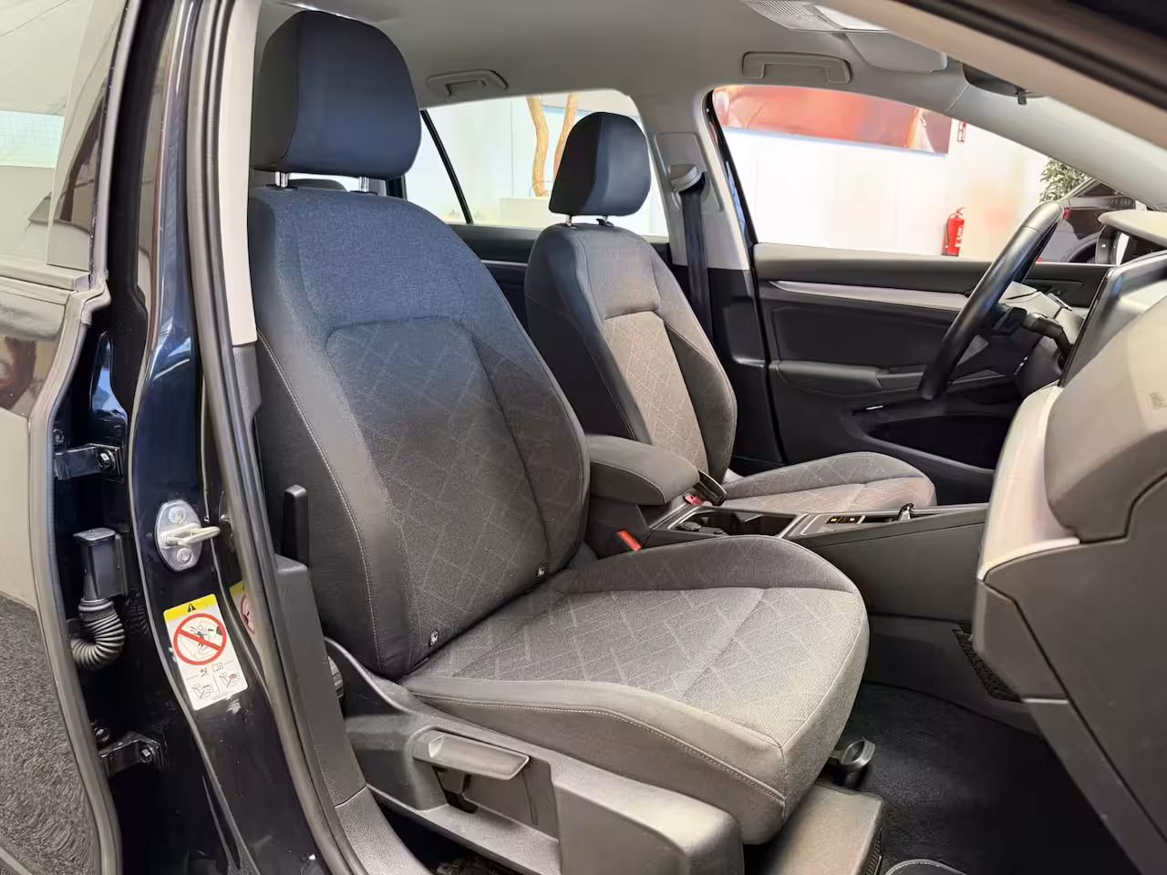 Volkswagen Golf Variant 1.0 eTSI LIFE BUSINESS AUTOMAAT ADAPTIVE CRUISE CONTROL CLIMATE CONTROL BLUETOOTH TELEFOON