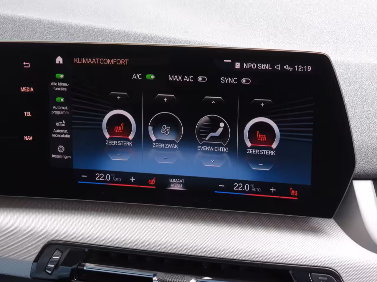 BMW 2-serie Active Tourer 225e xDrive Camera|CarPlay|Cruise|Navi|Stoel verw.|Clima|DAB+