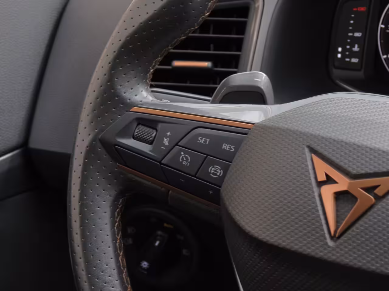 Cupra Ateca 1.5 TSI DSG Business Intense Camera|Carplay|Digi-Dash|Clima|Cruise|Navi|LED|Schaalstoelen