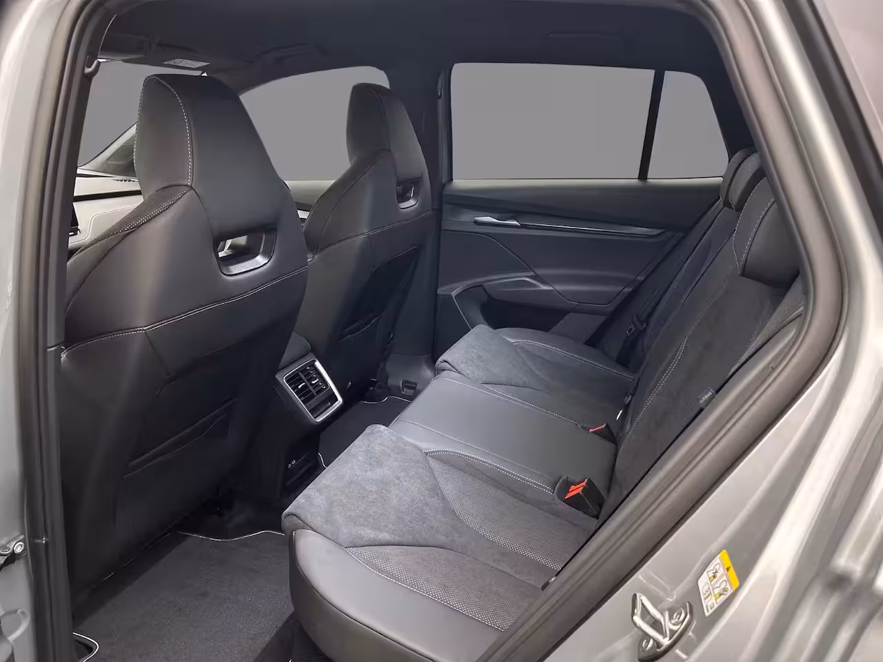 Skoda Elroq Elektromotor 82 kWh 286pk Sportline €2.500, - inruilpremie