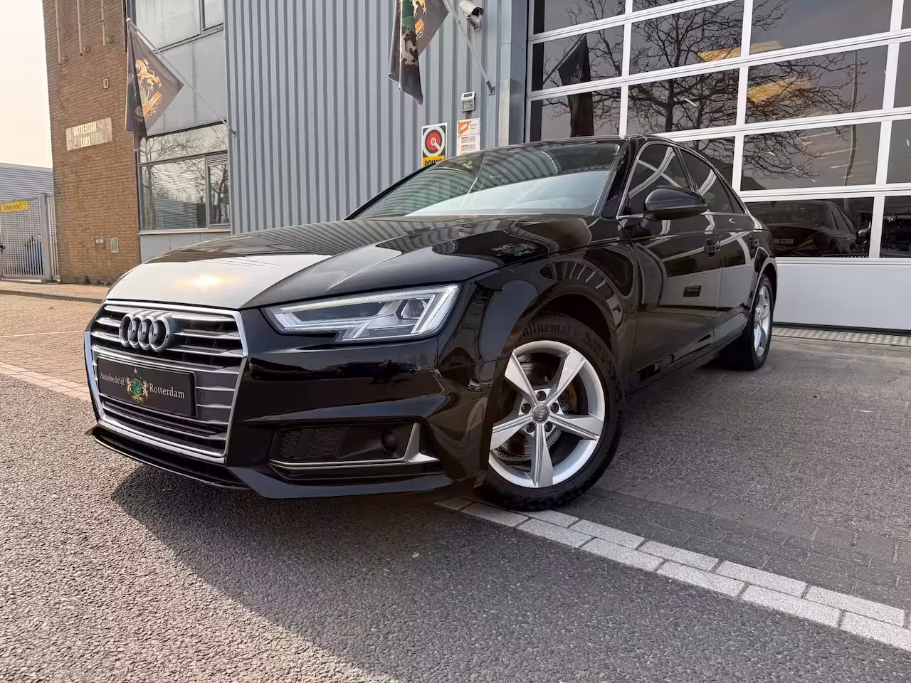 Audi A4 Limousine 35 TFSI Sport AUT ECC/PDC/LED/XENON/LMV18/LEER/NAVI
