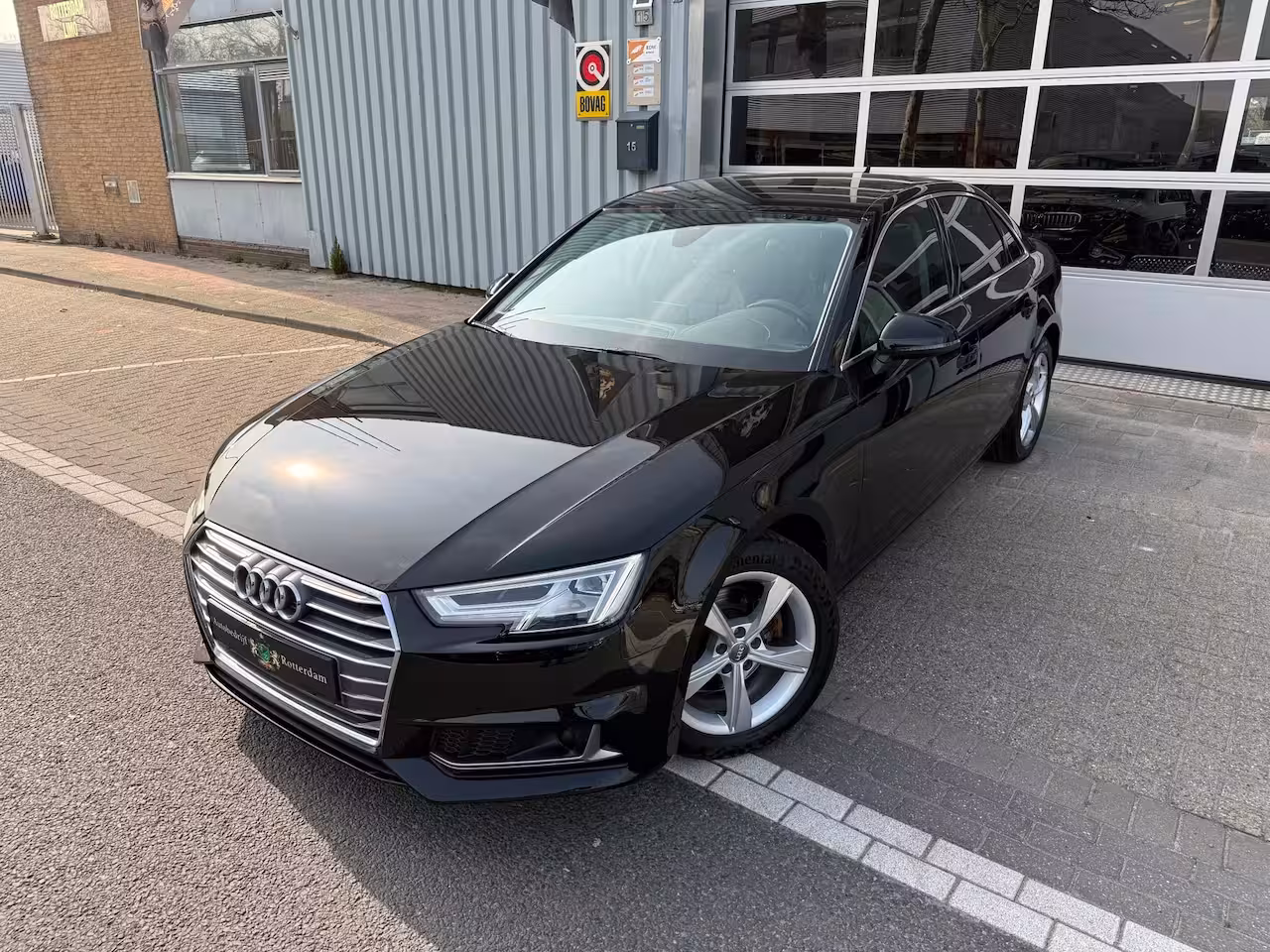 Audi A4 Limousine 35 TFSI Sport AUT ECC/PDC/LED/XENON/LMV18/LEER/NAVI