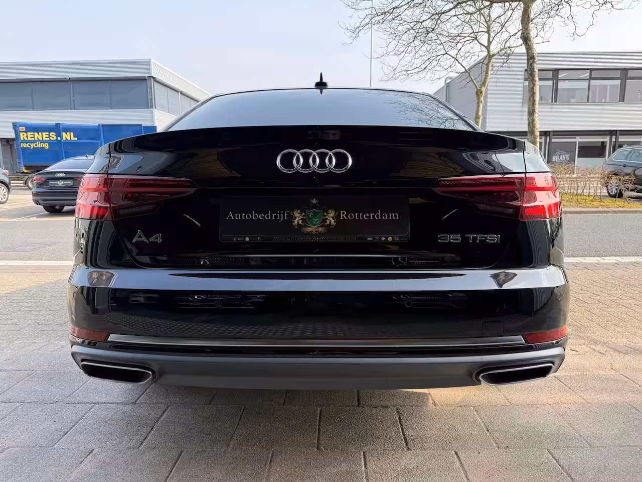 Audi A4 Limousine 35 TFSI Sport AUT ECC/PDC/LED/XENON/LMV18/LEER/NAVI