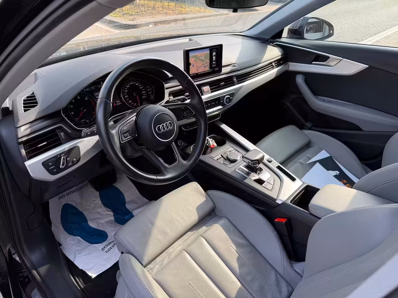 Audi A4 Limousine 35 TFSI Sport AUT ECC/PDC/LED/XENON/LMV18/LEER/NAVI