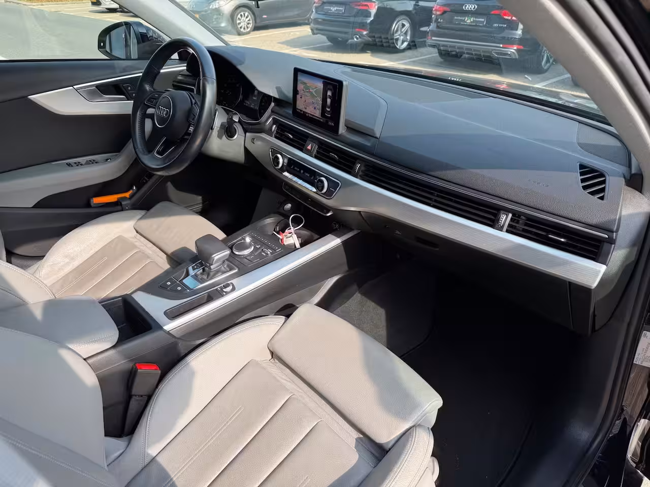 Audi A4 Limousine 35 TFSI Sport AUT ECC/PDC/LED/XENON/LMV18/LEER/NAVI