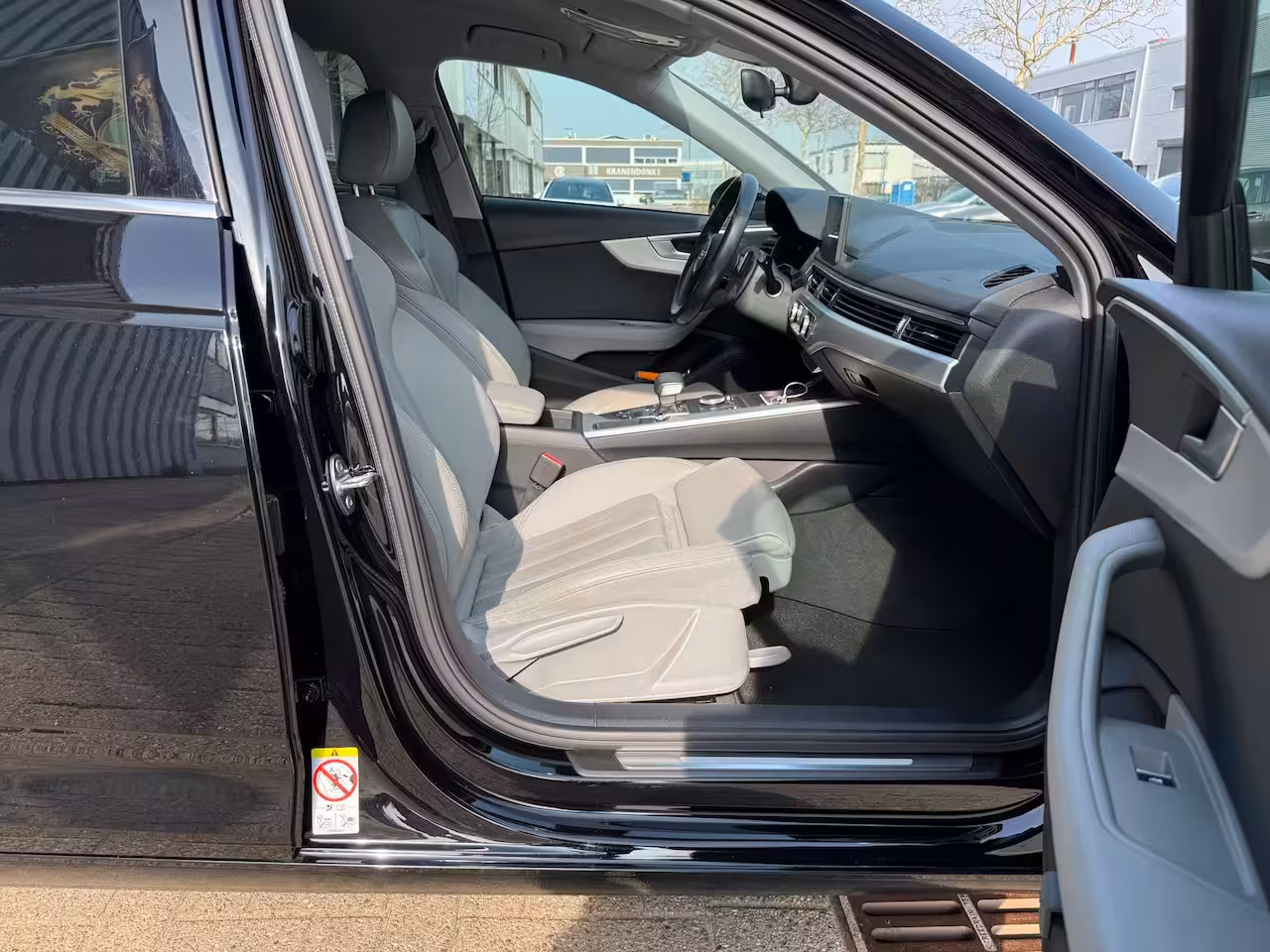 Audi A4 Limousine 35 TFSI Sport AUT ECC/PDC/LED/XENON/LMV18/LEER/NAVI