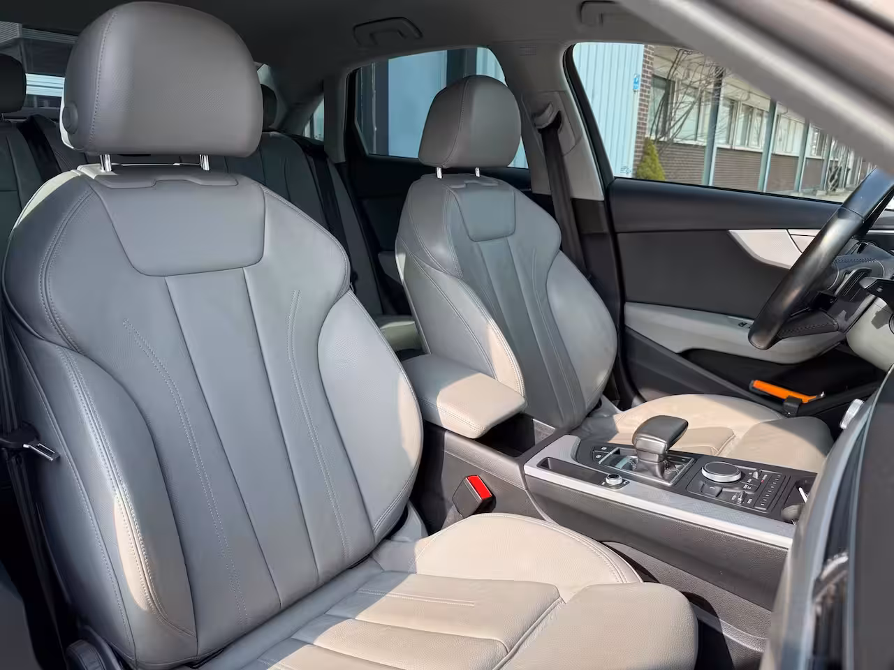 Audi A4 Limousine 35 TFSI Sport AUT ECC/PDC/LED/XENON/LMV18/LEER/NAVI