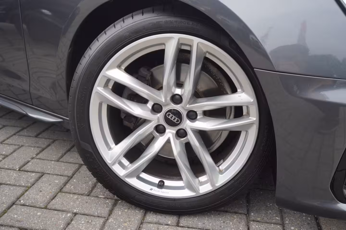 Audi A4 Avant 35 TFSI S edition Competition / Massage / Trekhaak / Virtual dash / Camera