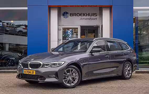BMW 3-serie Touring 330e eDrive Edition | leder | Stoelverwarming | Digitaal dashboard | Navigatie | Keyless |