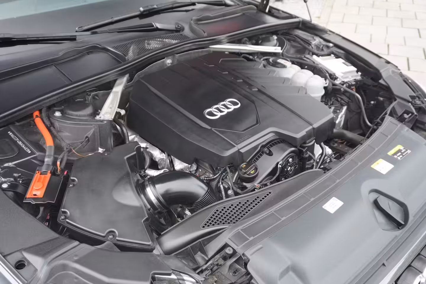 Audi A4 Avant 35 TFSI S edition Competition / Massage / Trekhaak / Virtual dash / Camera