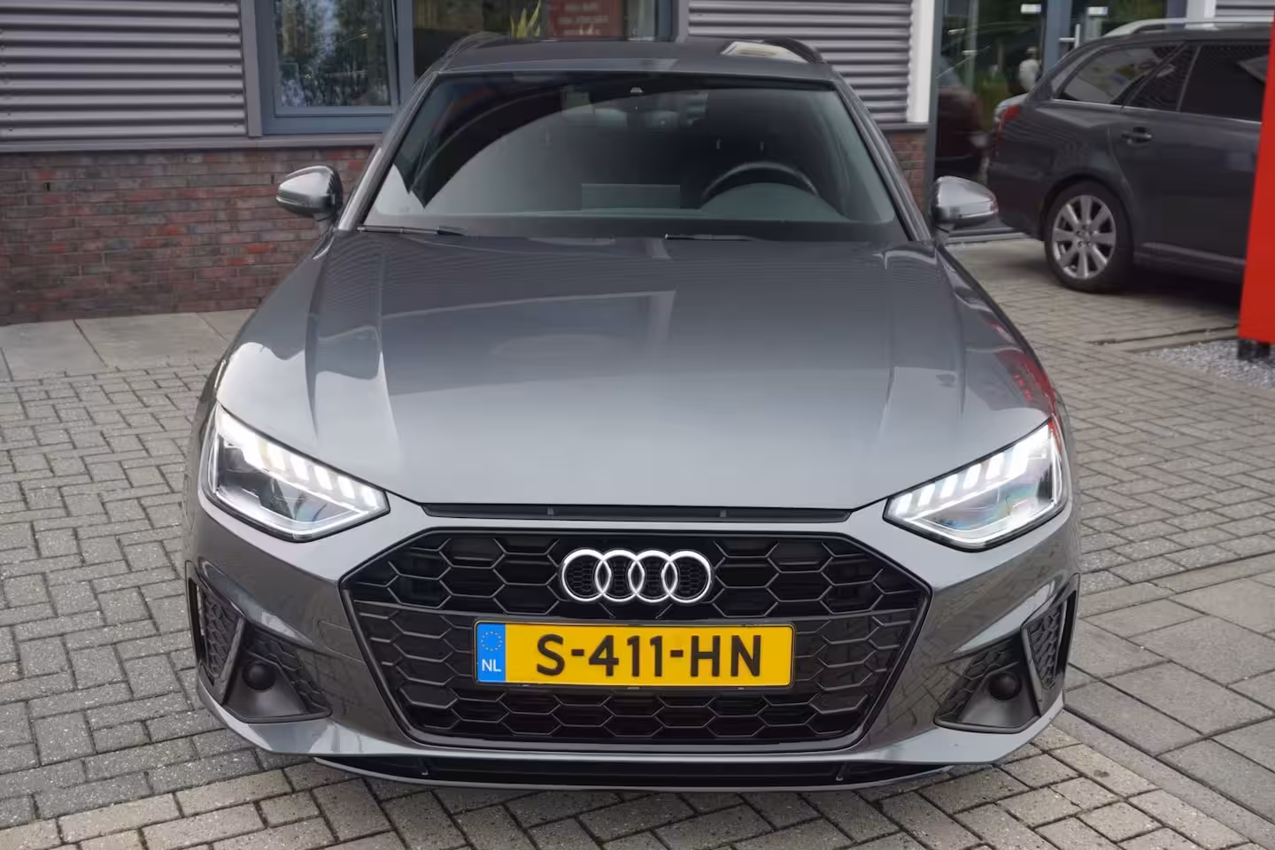 Audi A4 Avant 35 TFSI S edition Competition / Massage / Trekhaak / Virtual dash / Camera
