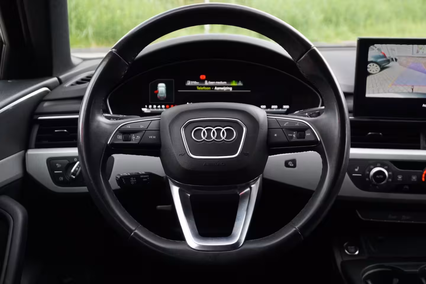 Audi A4 Avant 35 TFSI S edition Competition / Massage / Trekhaak / Virtual dash / Camera