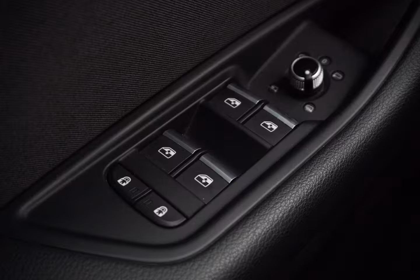 Audi A4 Avant 35 TFSI S edition Competition / Massage / Trekhaak / Virtual dash / Camera