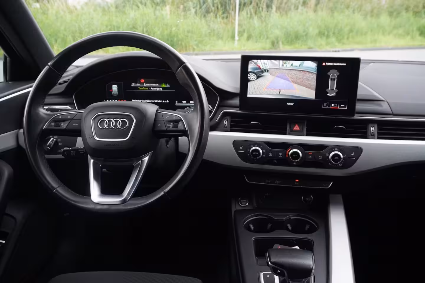 Audi A4 Avant 35 TFSI S edition Competition / Massage / Trekhaak / Virtual dash / Camera