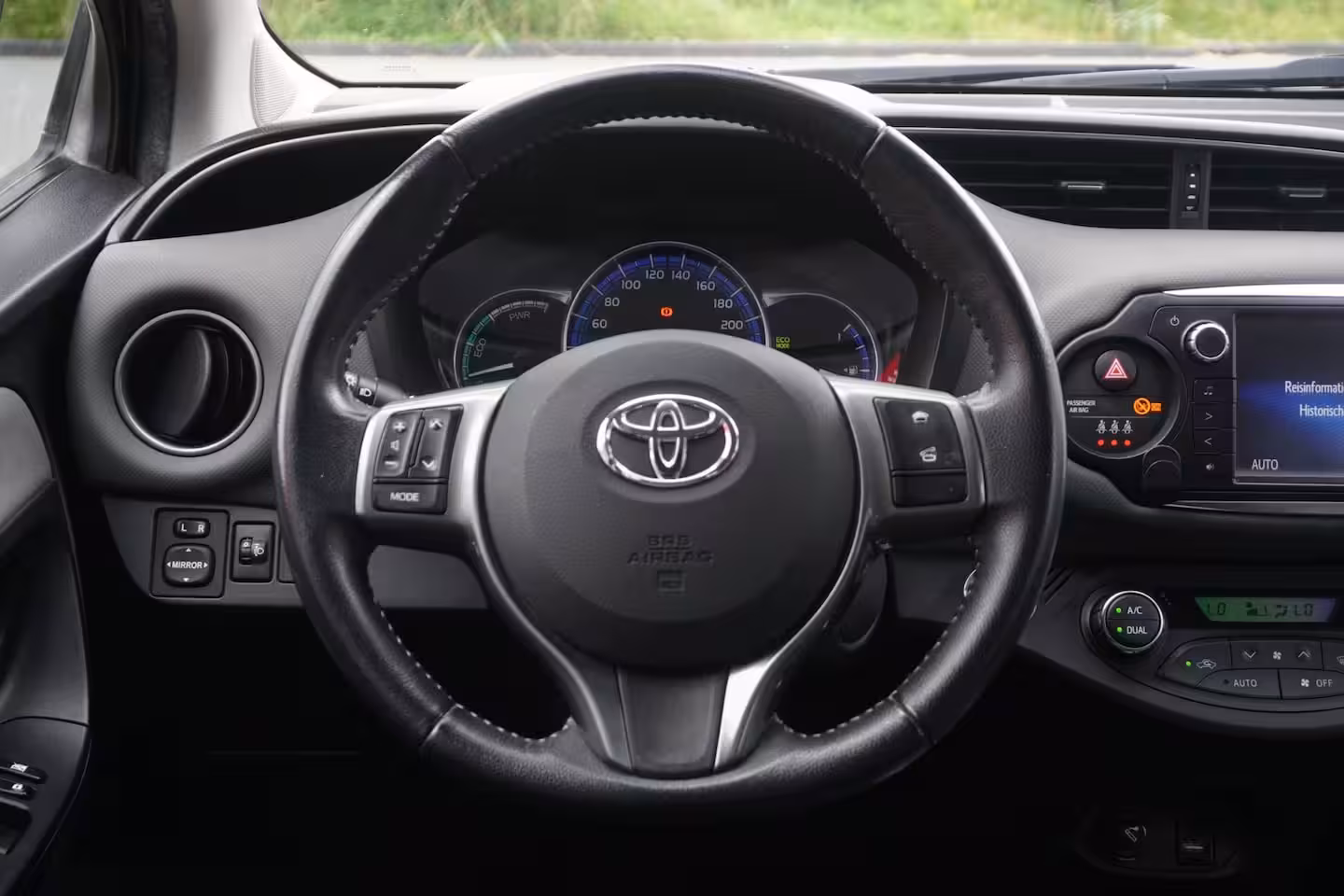 Toyota Yaris 1.5 Hybrid Aspiration / Camera / Climate control / Bluetooth