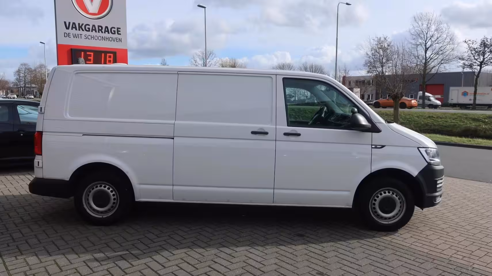 Volkswagen Transporter 2.0 TDI L2H1 DC Trendline Airco / Elek. ramen / Cruise control