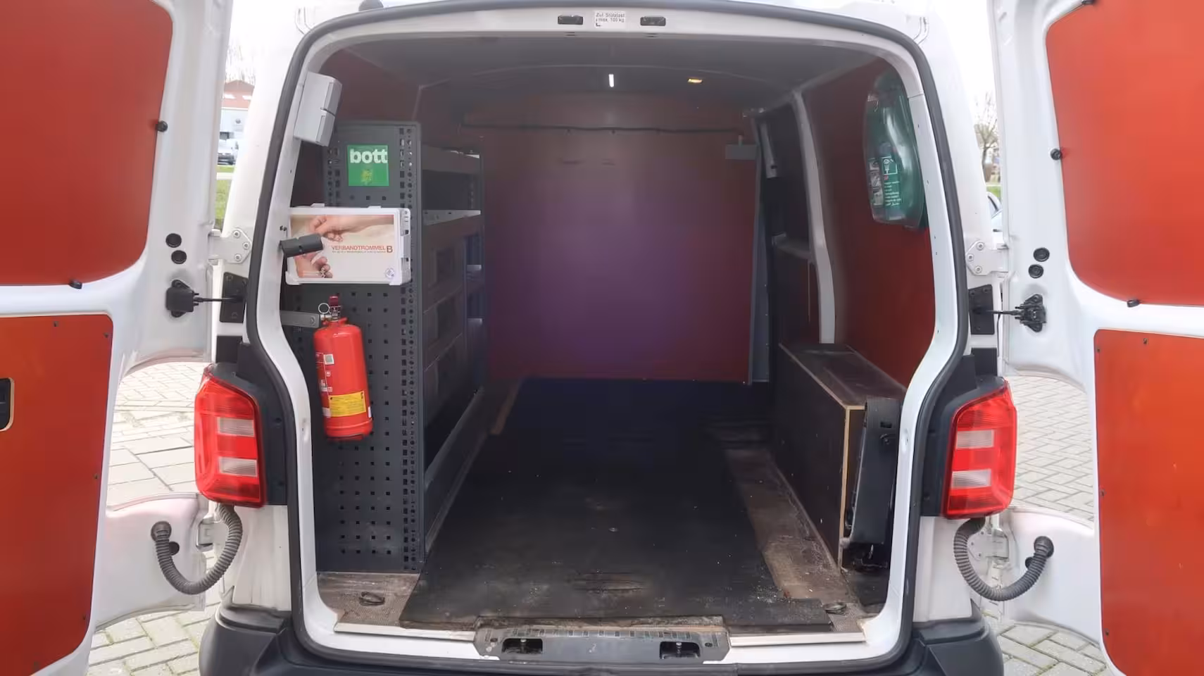 Volkswagen Transporter 2.0 TDI L2H1 DC Trendline Airco / Elek. ramen / Cruise control