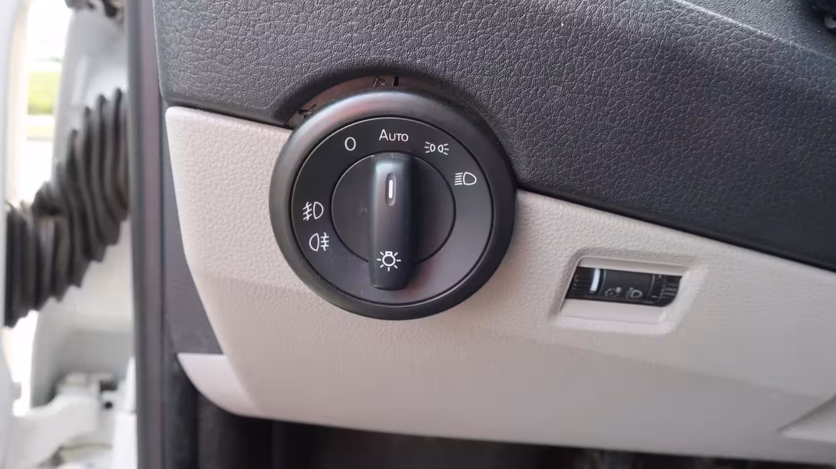 Volkswagen Transporter 2.0 TDI L2H1 DC Trendline Airco / Elek. ramen / Cruise control