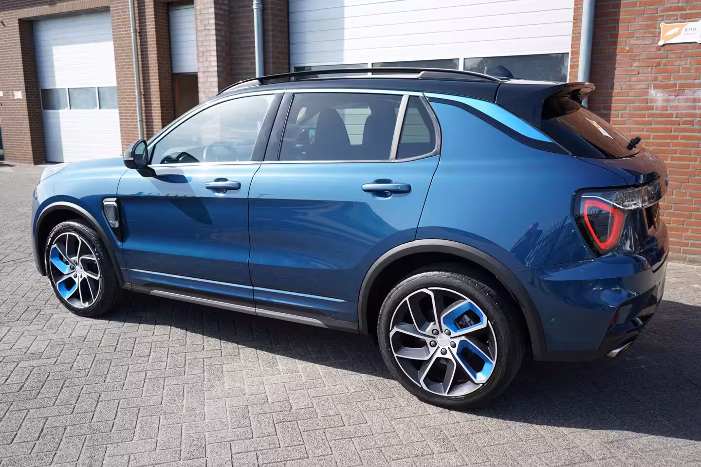 Lynk & Co 01 1.5 261PK 20X OP VOORRAAD ORIGINEEL NEDERLANDS DEALER ONDERHOUDEN 360CAMERA 6, 6KWH LADER